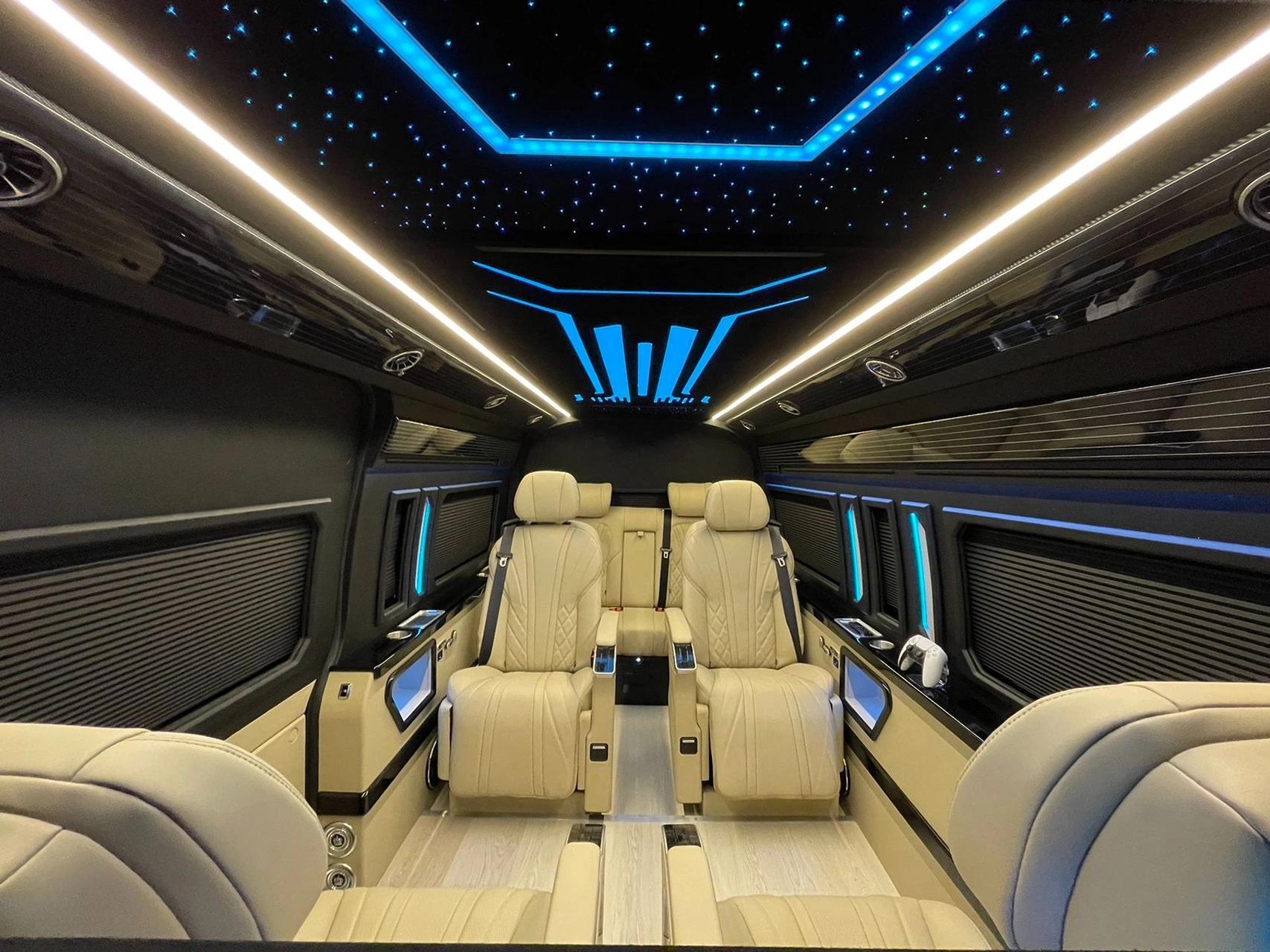Toyota VIP Hiace